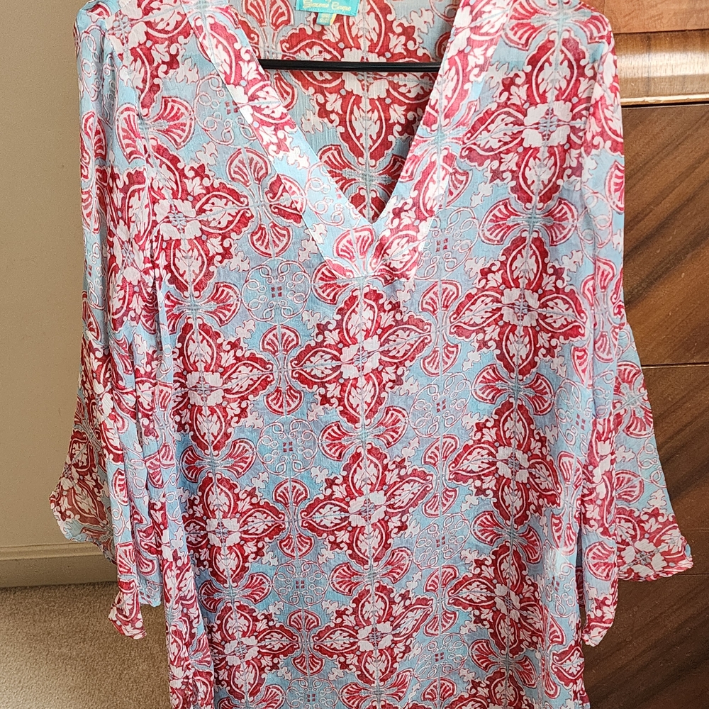 Gauzy Italian V-Neck Printed Blouse in Red and Light Blue One Size Antica